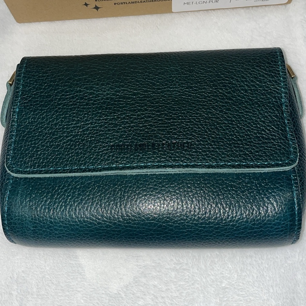 Portland Leather Lagoon Crossbody Bag - Picture 2 of 15